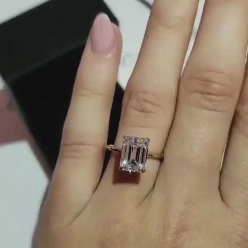 2.60 CT Emerald Solitaire Moissanite Engagement Ring